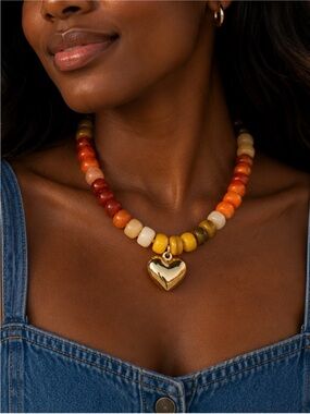 New! Colorful Chunky Beaded Gold Heart Statement Necklace NWOT (1041)